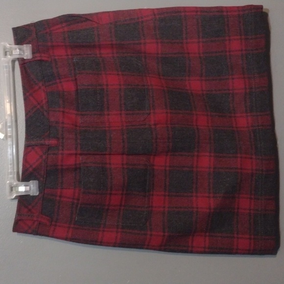 Eddie Bauer  red gray plaid wool blend skirt 80%wool size 8 petite - Picture 2 of 9
